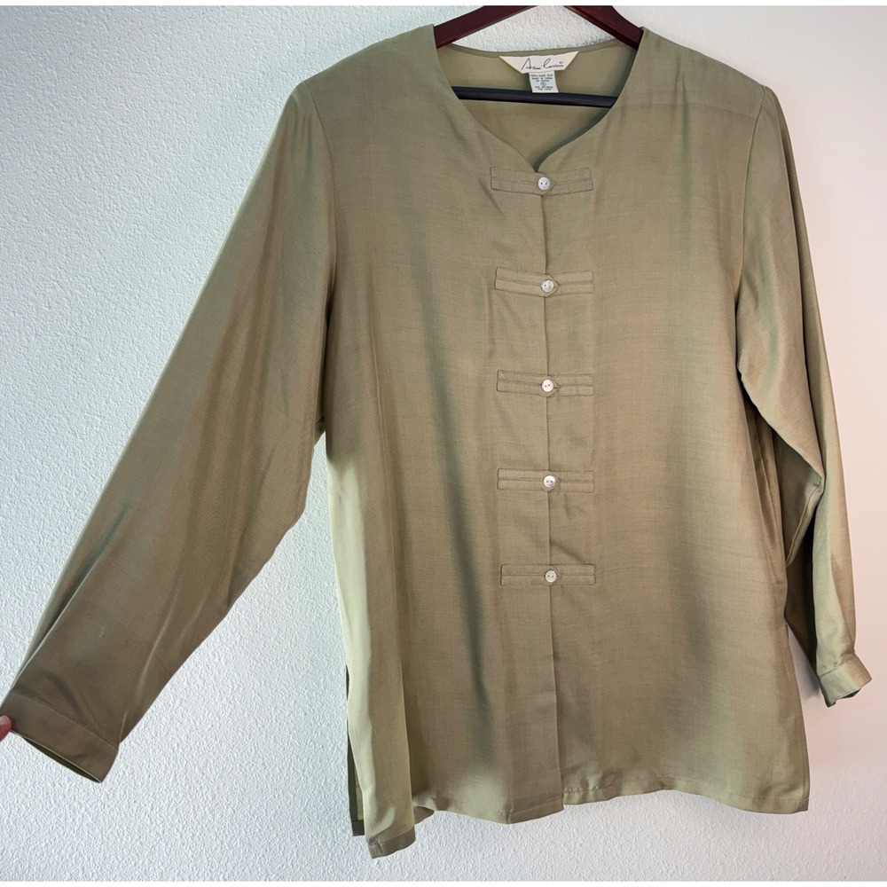 VTG 90s Anne Carson Frog Button 100% Silk Sage Green Solid Tunic Minimalist Work